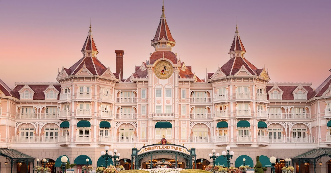 ‘Never Before Seen’ Royal Details at Disney’s Paris Hotel! Post Image