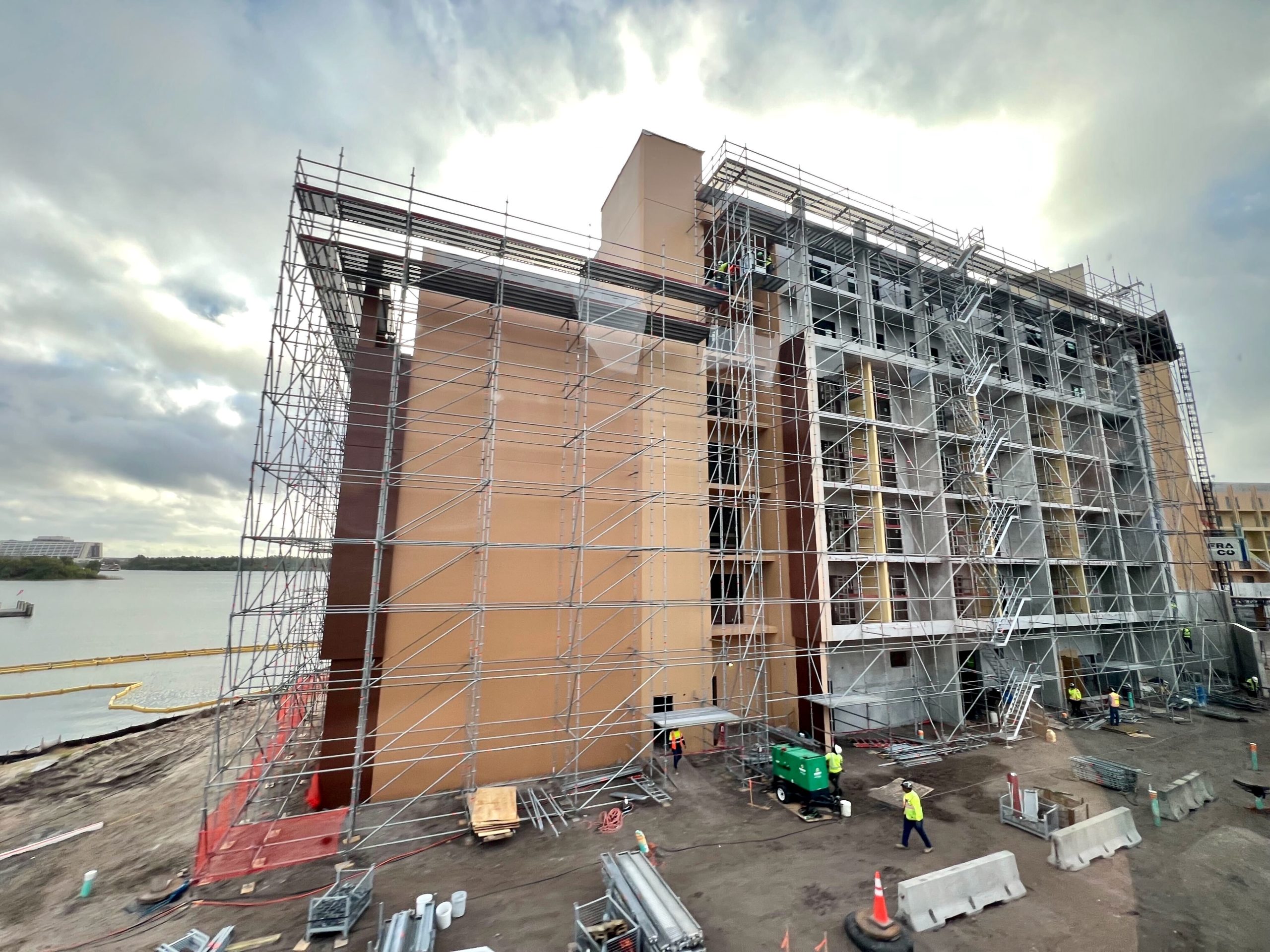 New DVC Tower Inches Closer to Opening Day at Disney’s Polynesian Resort Post Image