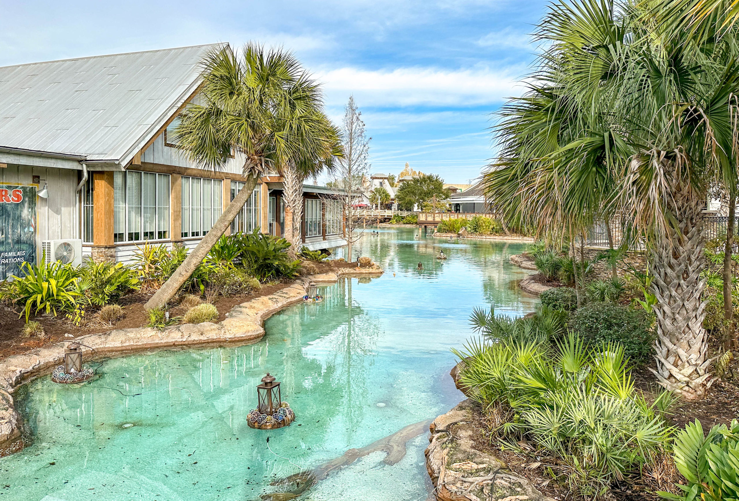 We Found Glasses You Can COLOR in Disney Springs! Post Image