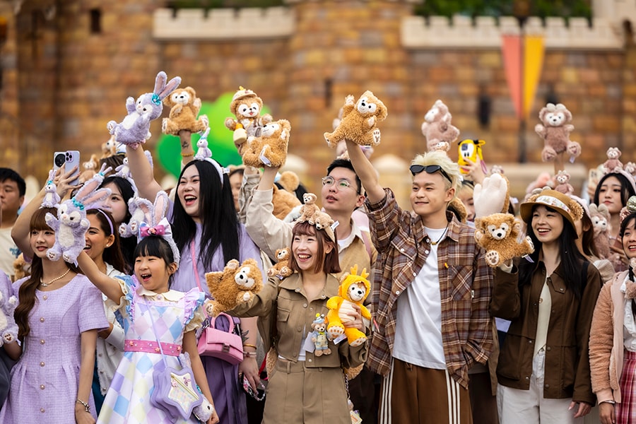 Duffy and Friends’ Fans Celebrate at Hong Kong Disneyland Post Image