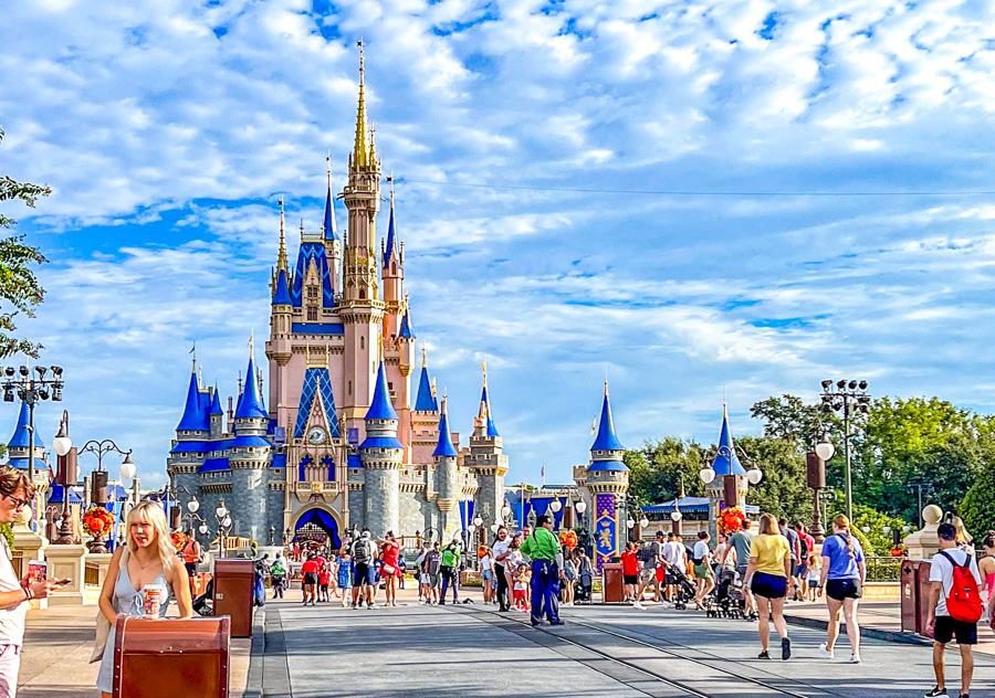 New MickeyBlog Podcast: What It’s Like to be a Disney Live Streamer Post Image