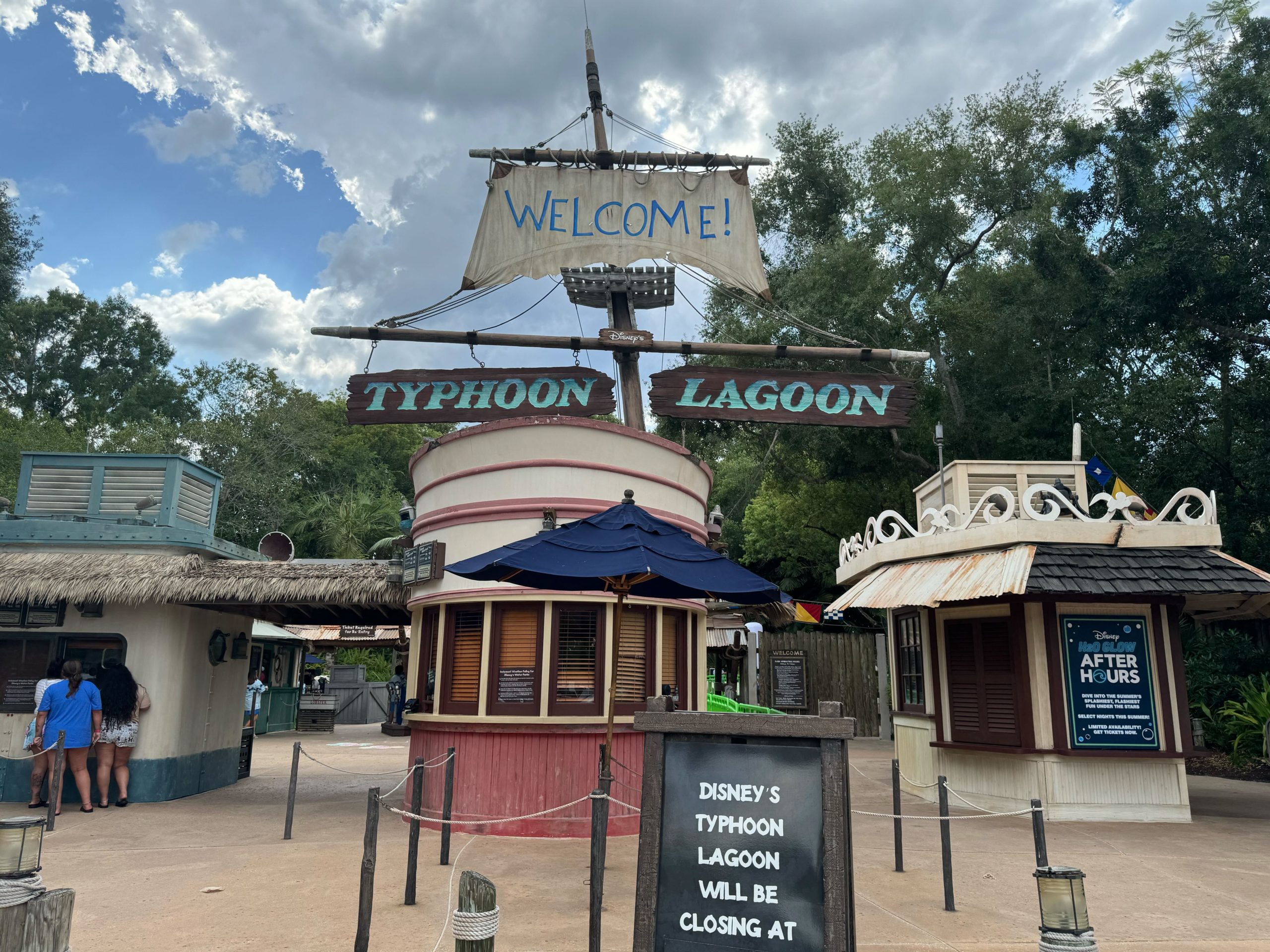 Come With Us to H2O Glow After Hours Event at Disney’s Typhoon Lagoon! Post Image