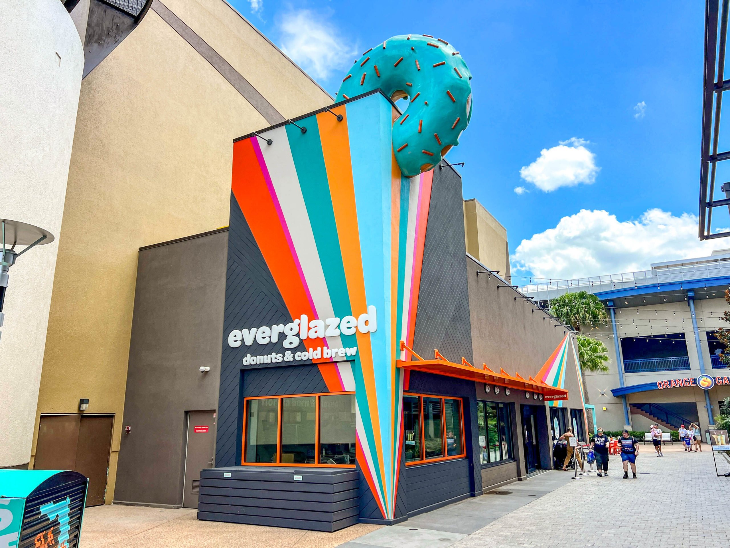 Why Peanut Butter and Banana Lovers NEED to Visit Everglazed in Disney Springs Post Image