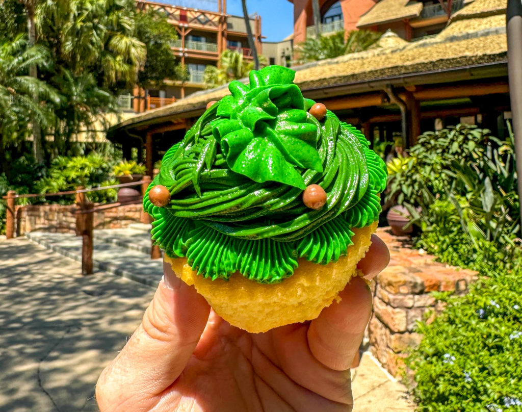 NEW Moana Cake Bar Tastes as Good as It Looks in Disney World! Post Image