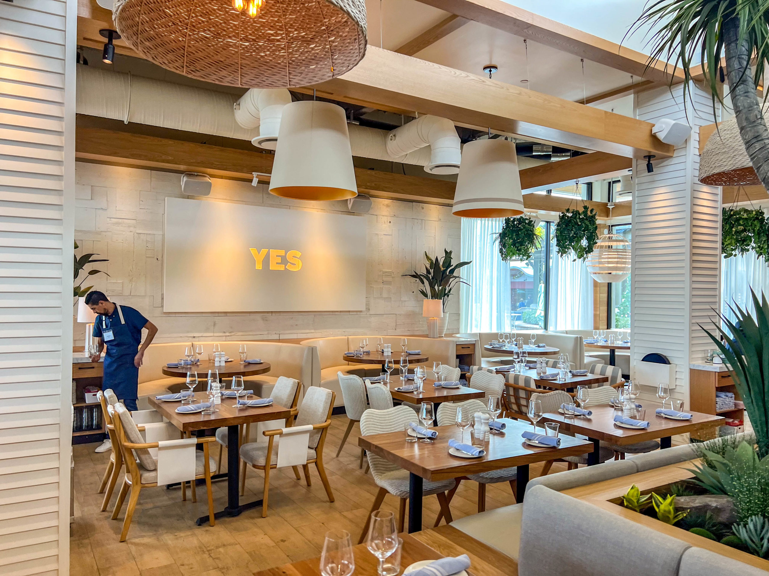 What Are the Must-Do Restaurants at Walt Disney World? Post Image