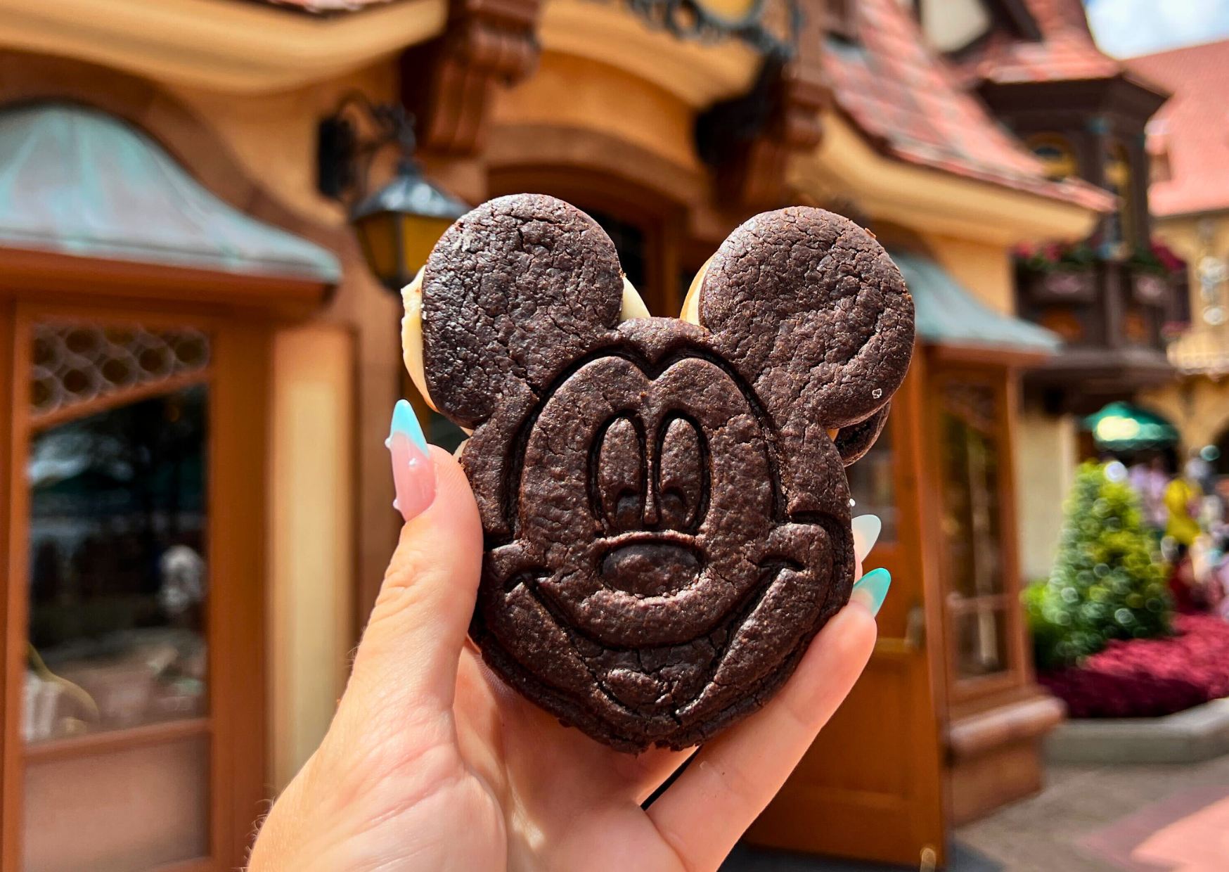 ICONIC DISNEY SNACKS: Spring Rolls From Magic Kingdom Post Image