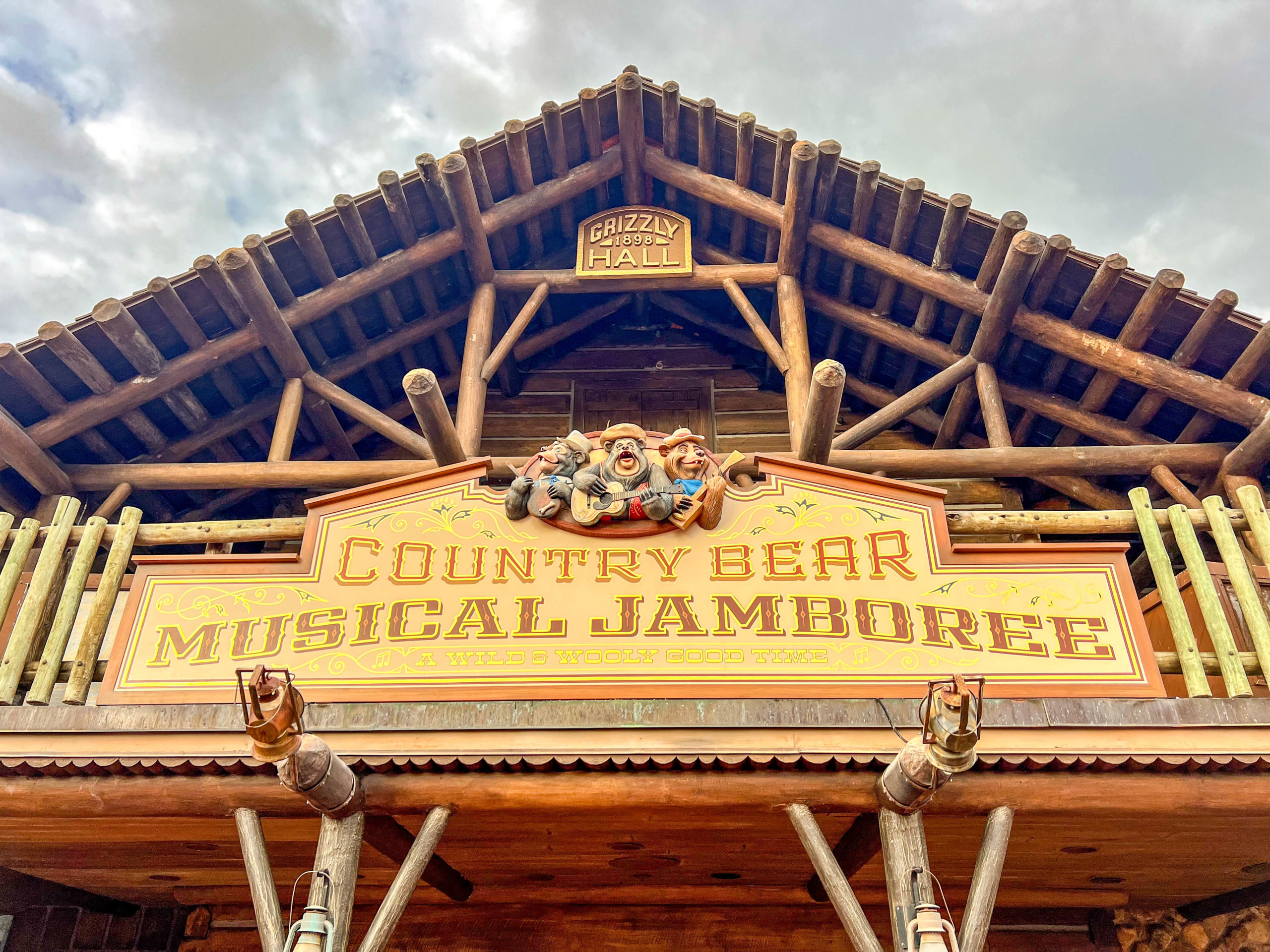 How Country Singer Emily Ann Roberts Became a Country Bear! Post Image