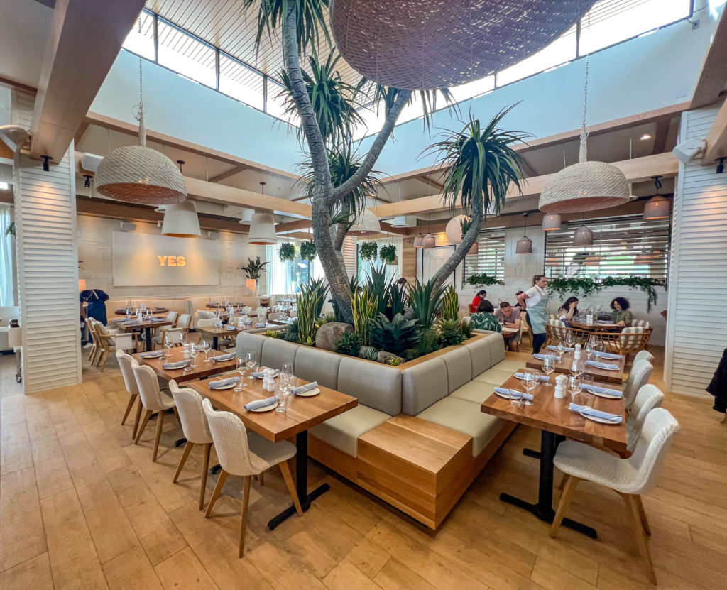 Guests Can Now Make Reservations For Summer House on the Lake in Disney World’s App Post Image