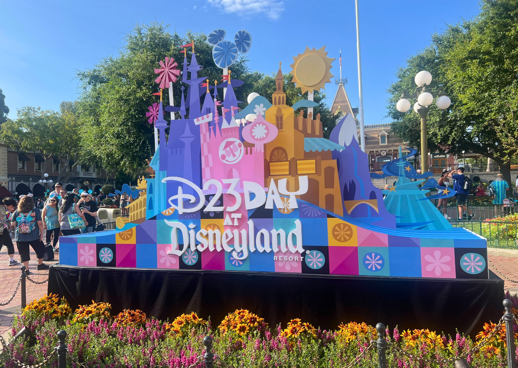 Come With Us to D23 Day at Disneyland Resort! Post Image