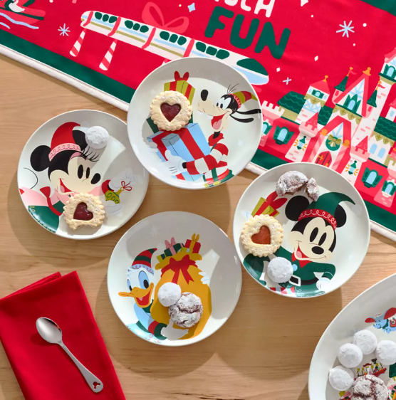 The Disney Store Holiday Shop Has Officially Opened (with TONS of New Merch)! Post Image