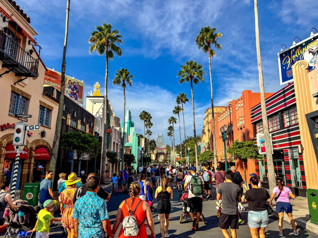 PHOTOS: Take a Look at the Surprising Labor Day Crowds in Disney World Post Image