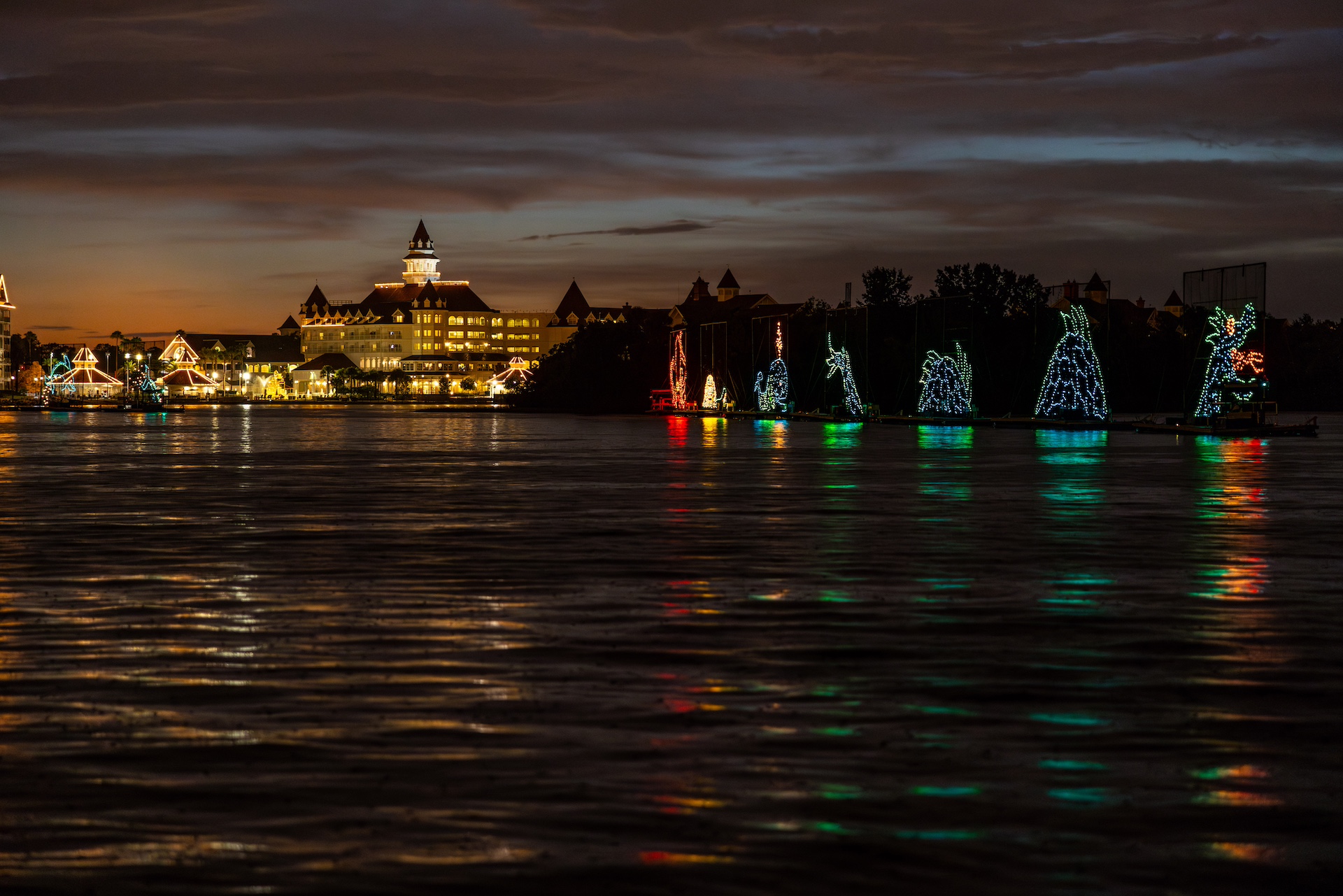 A Magical Tradition: Disney’s Electrical Water Pageant Post Image