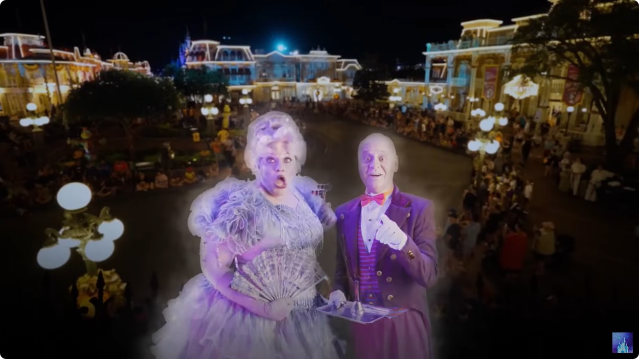 Experience Holiday Magic at These Disney World Christmas Shops Post Image