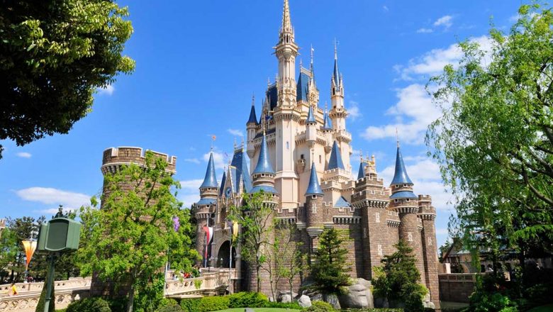 Tokyo Disneyland’s New Castle Show ‘Reach for the Stars’ Debuts Post Image