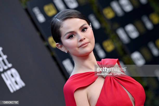 Former Disney Channel Star Selena Gomez Is Officially a Billionaire Post Image