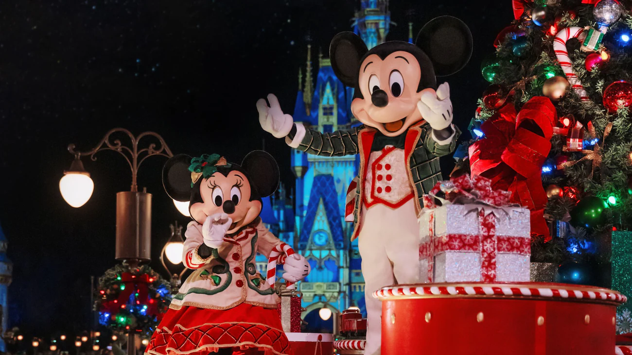 Make Reservations Now for Minnie’s Wonderful Christmastime Fireworks Dessert Parties Post Image