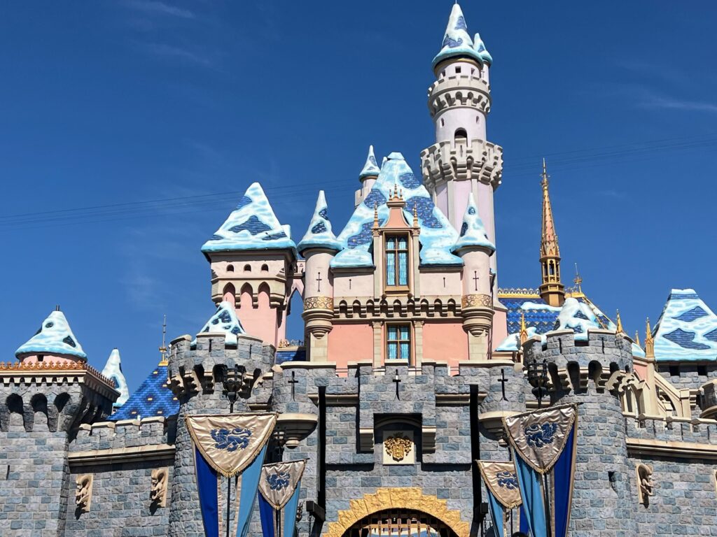 Snow Caps Adorn Sleeping Beauty Castle as Disneyland Gets Ready For the Holidays Post Image