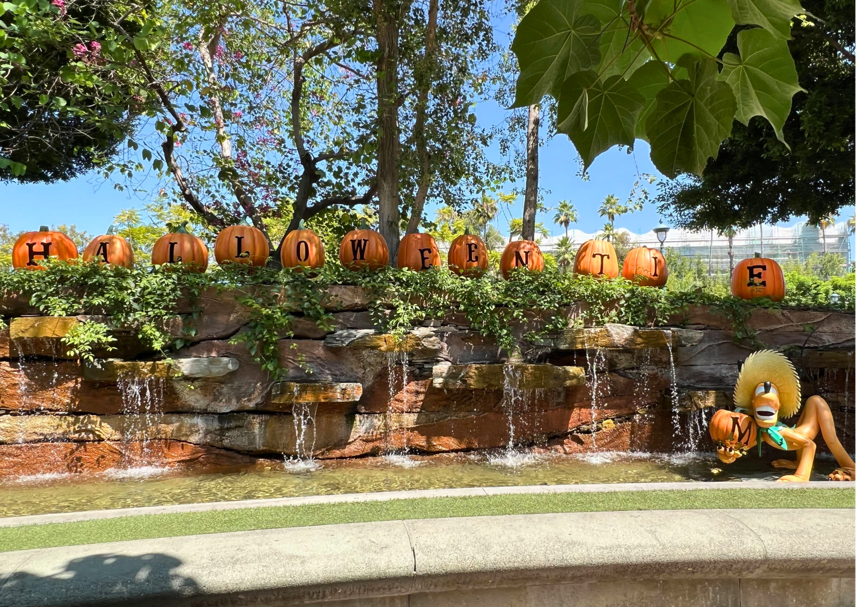 The Kawaii Slime Company Cart Has Arrived in Downtown Disney! Post Image