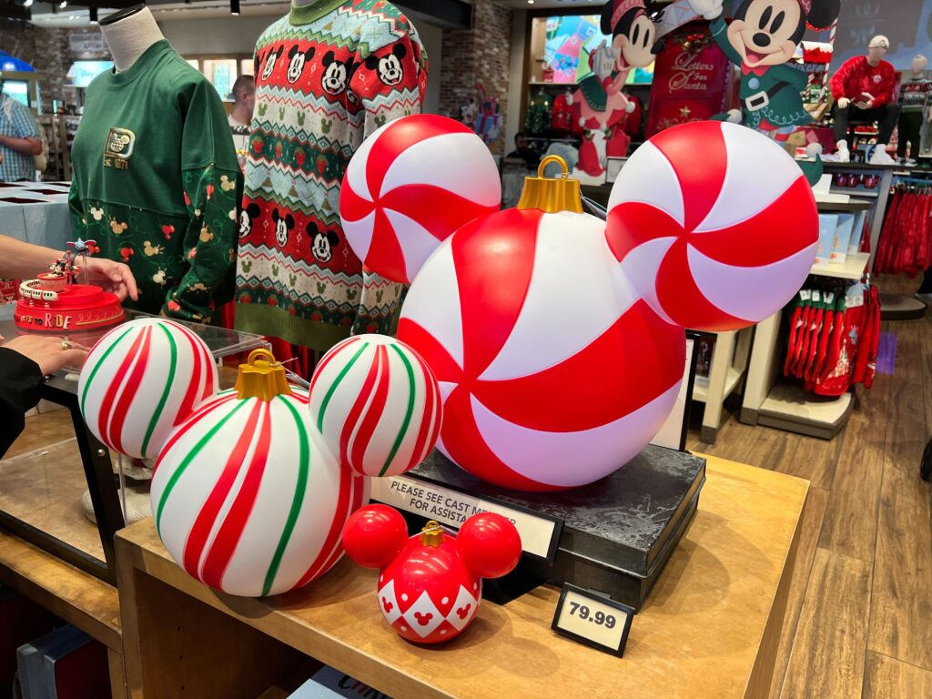 PHOTOS: Holiday Displays Pop Up in World of Disney at Disney Springs! Post Image