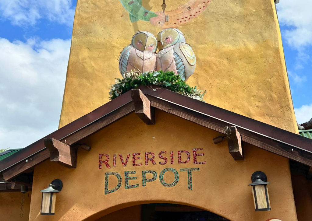 Full List of Restaurants Open During Mickey’s Very Merry Christmas Party in Magic Kingdom Post Image