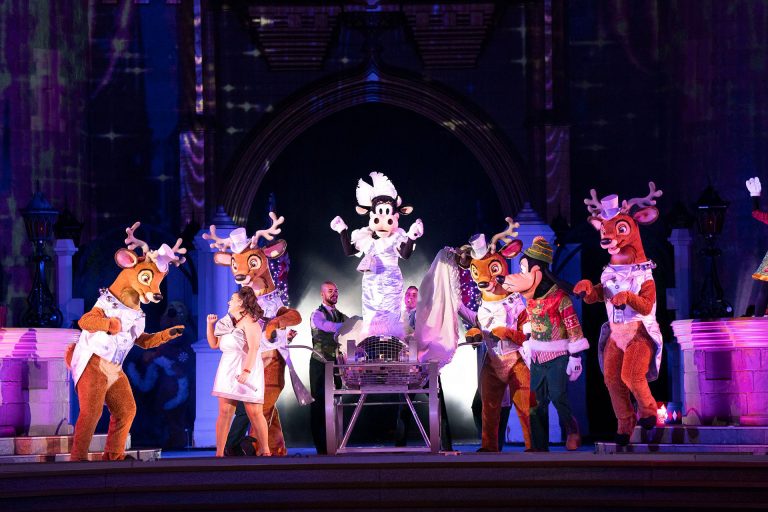 When You Can Catch Mickey’s Once Upon a Christmastime Parade — WITHOUT a Party Ticket! Post Image