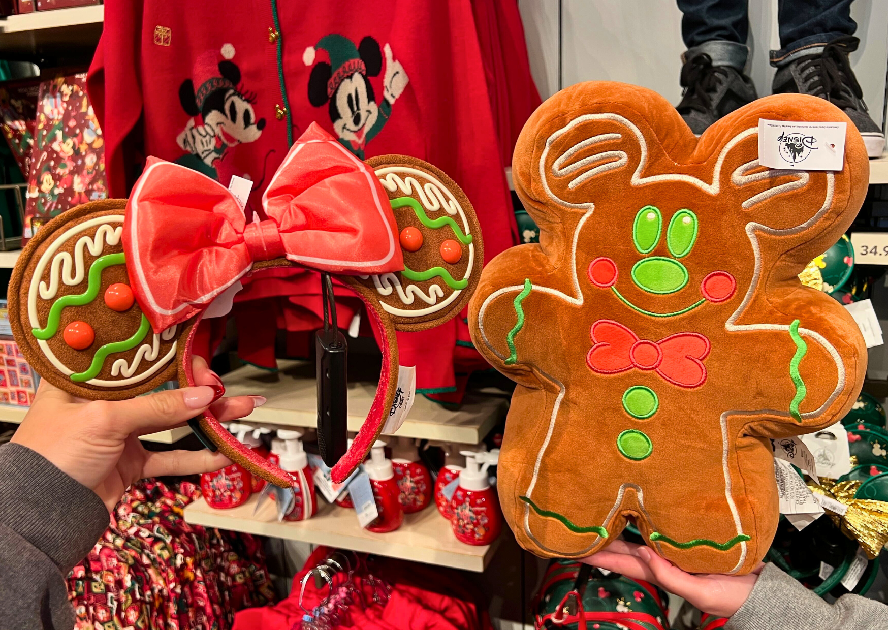 Gift Disney Magic with the Limited-Edition Holiday Pins and Gift Cards! Post Image