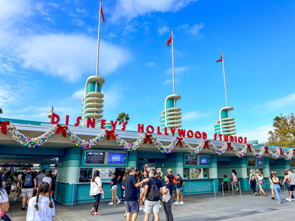 Frozen Holiday Surprise Show Is Returning TONIGHT at Magic Kingdom Post Image