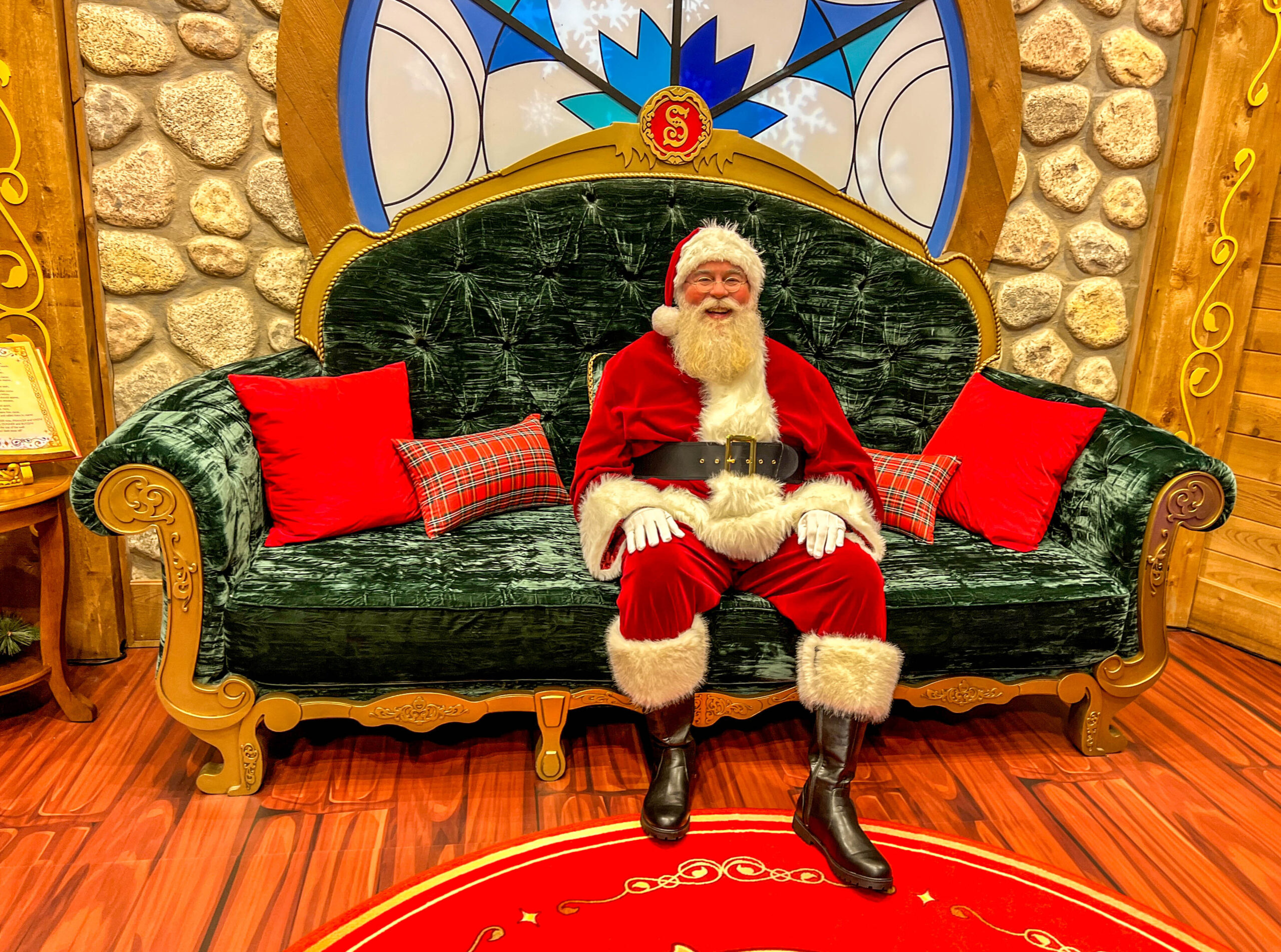 Experience the Holidays With These Festive Must-Dos at Disney Springs Post Image