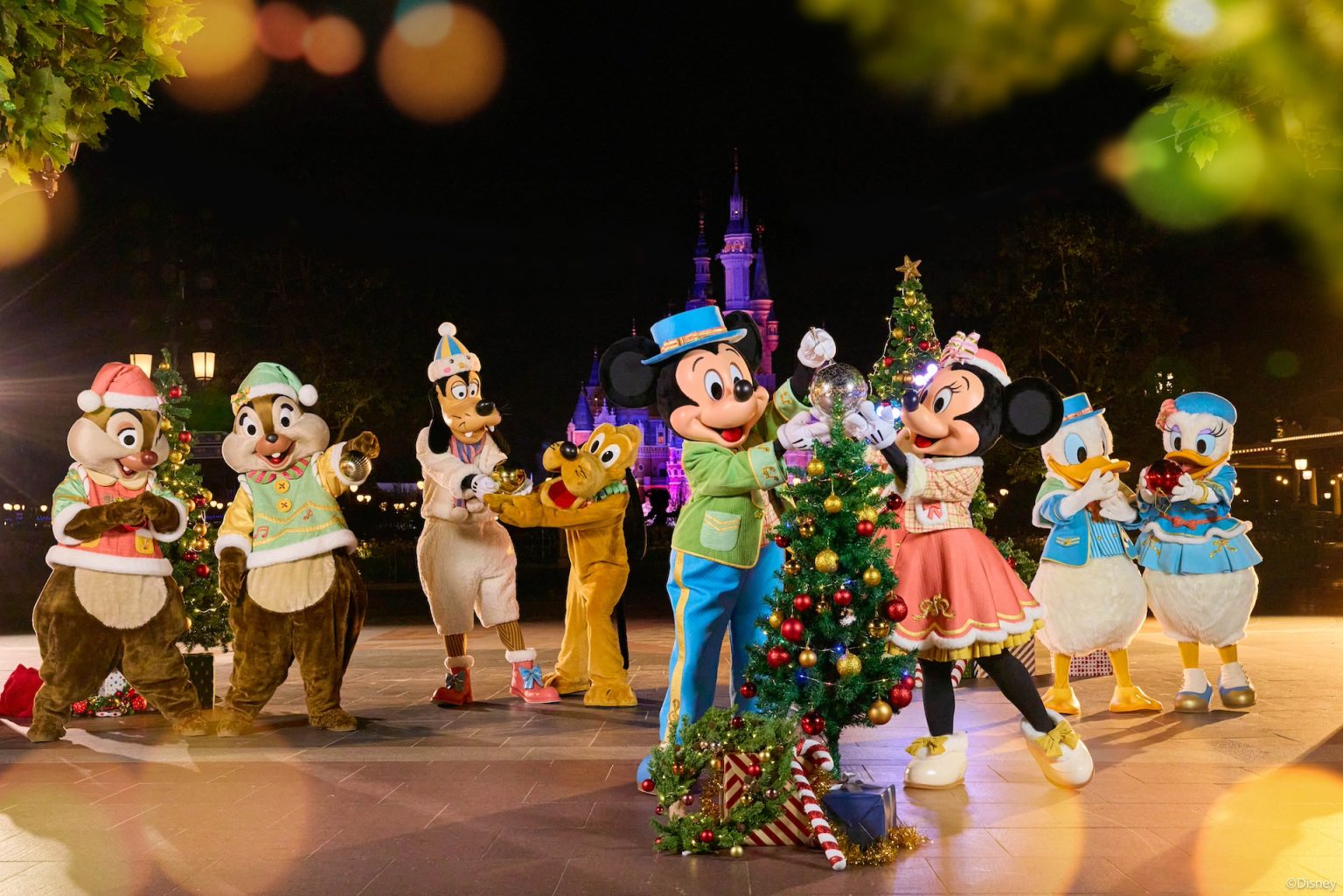 A Holiday Frozen Cup, Goofy Bucket, Winter Novelties, and More Coming to Shanghai Disney Post Image