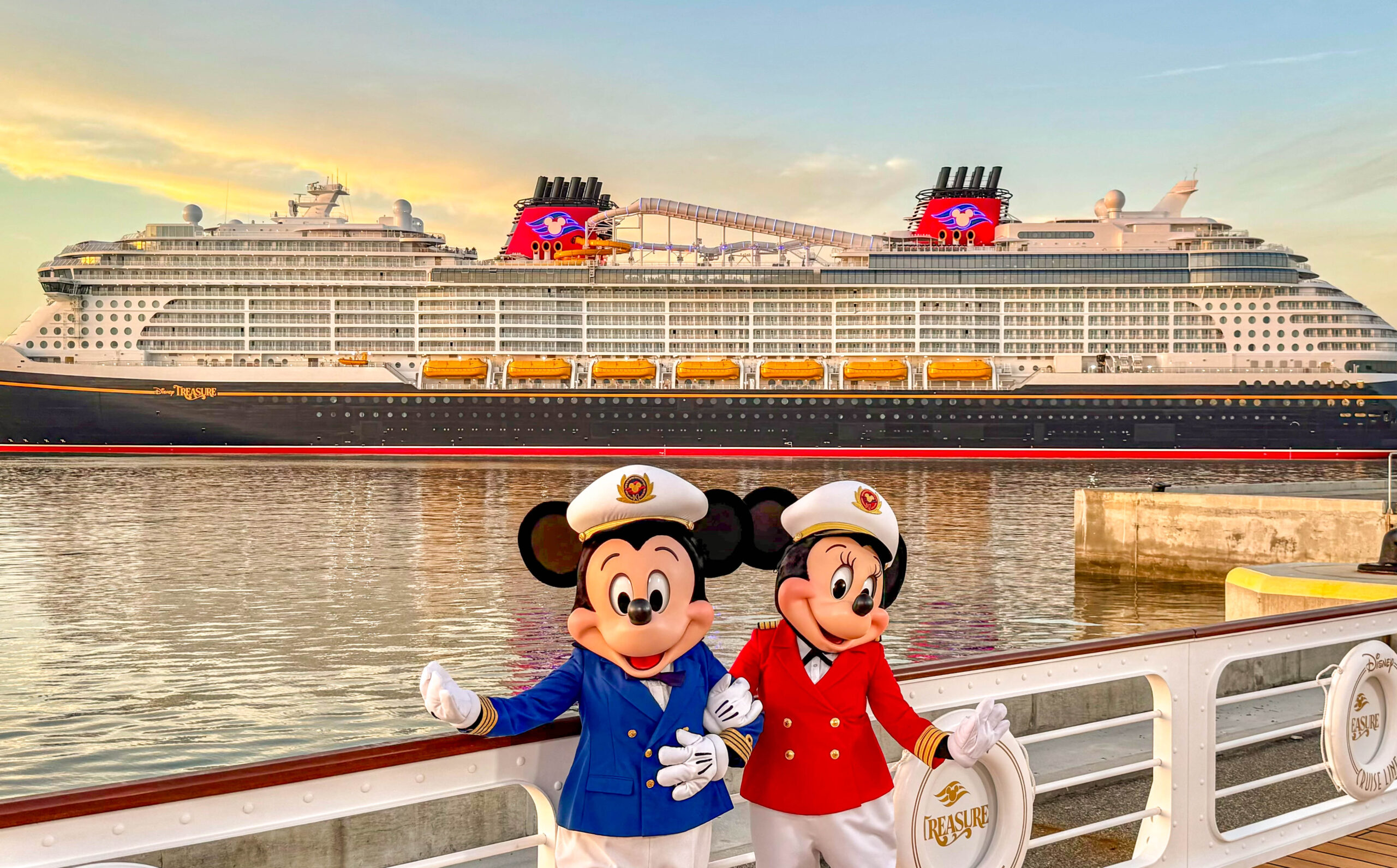 FIRST LOOK: Check Out the New Disney Treasure DisneyBand+ Post Image