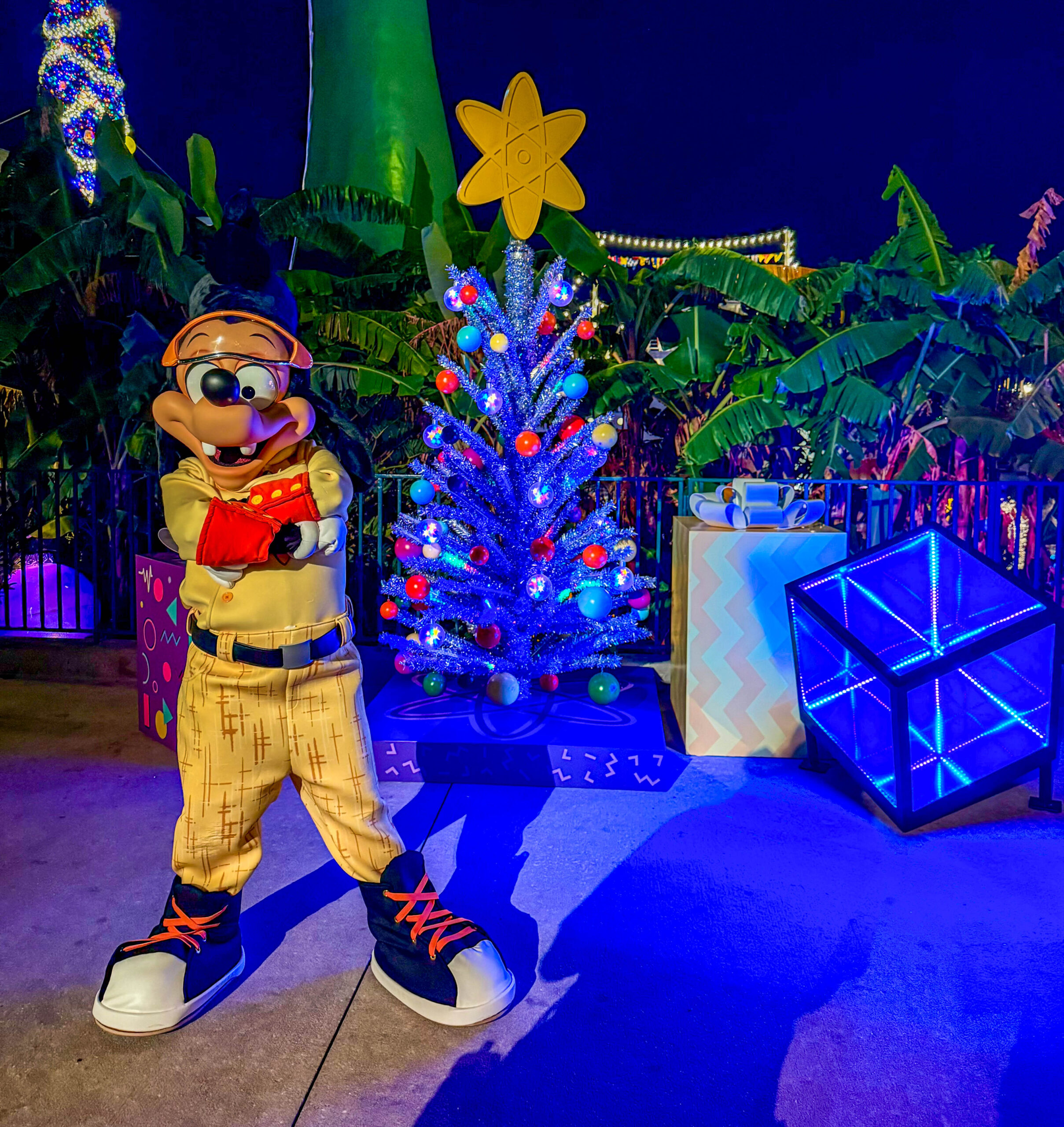 See “Eye to Eye” With New Max/Powerline Merchandise from Hollywood Studios Post Image