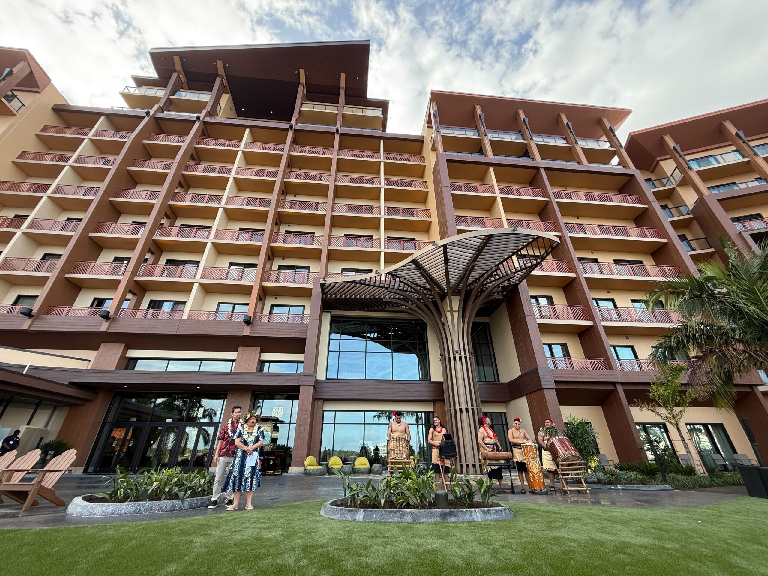 Tour the 2-Bedroom Penthouse Villa at Disney’s Polynesian Village Resort’s NEW Island Tower! Post Image