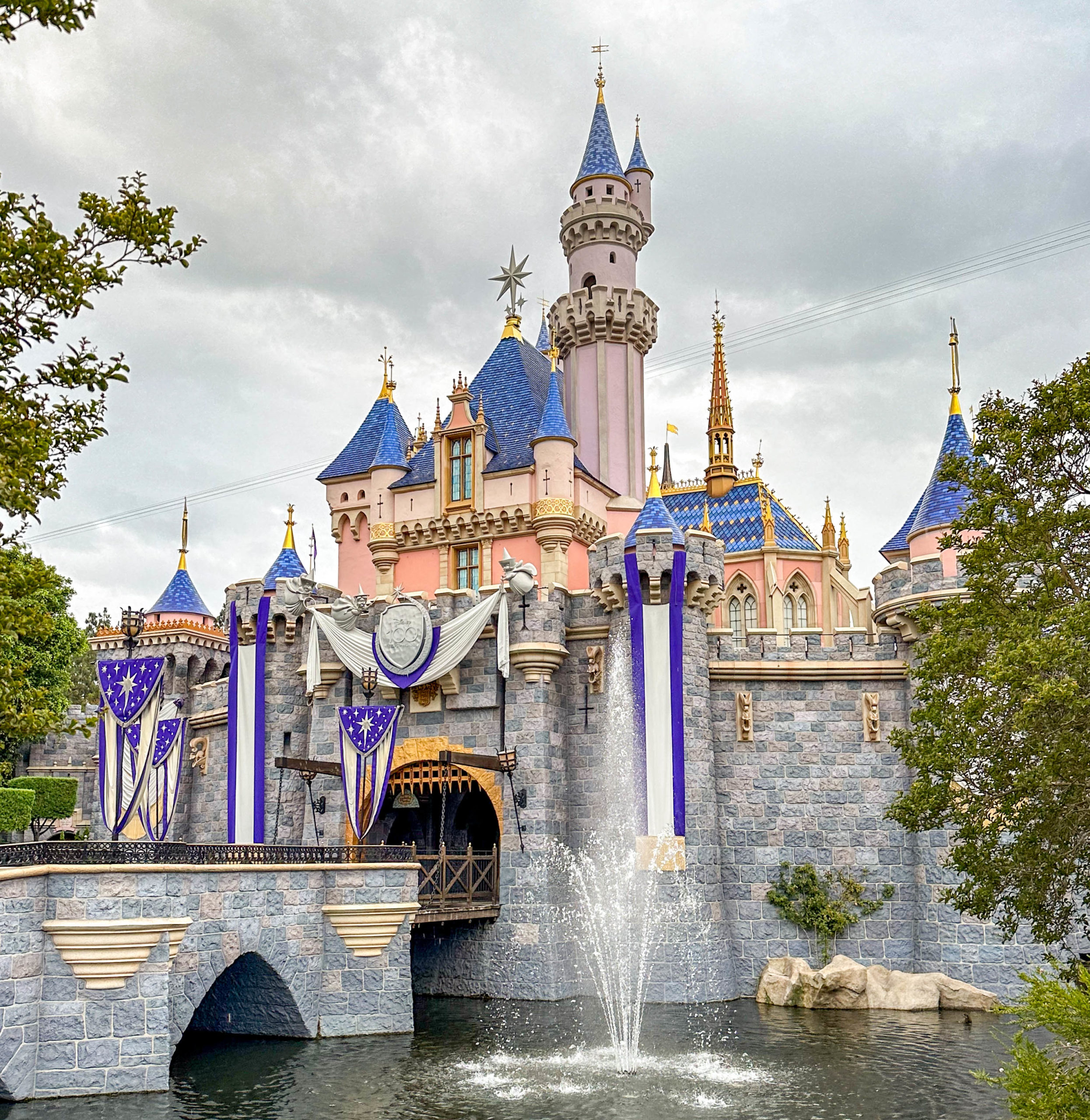 We Tried Galactic Grill’s NEW Box O’ Sliders in Disneyland — Was it Worth it? Post Image