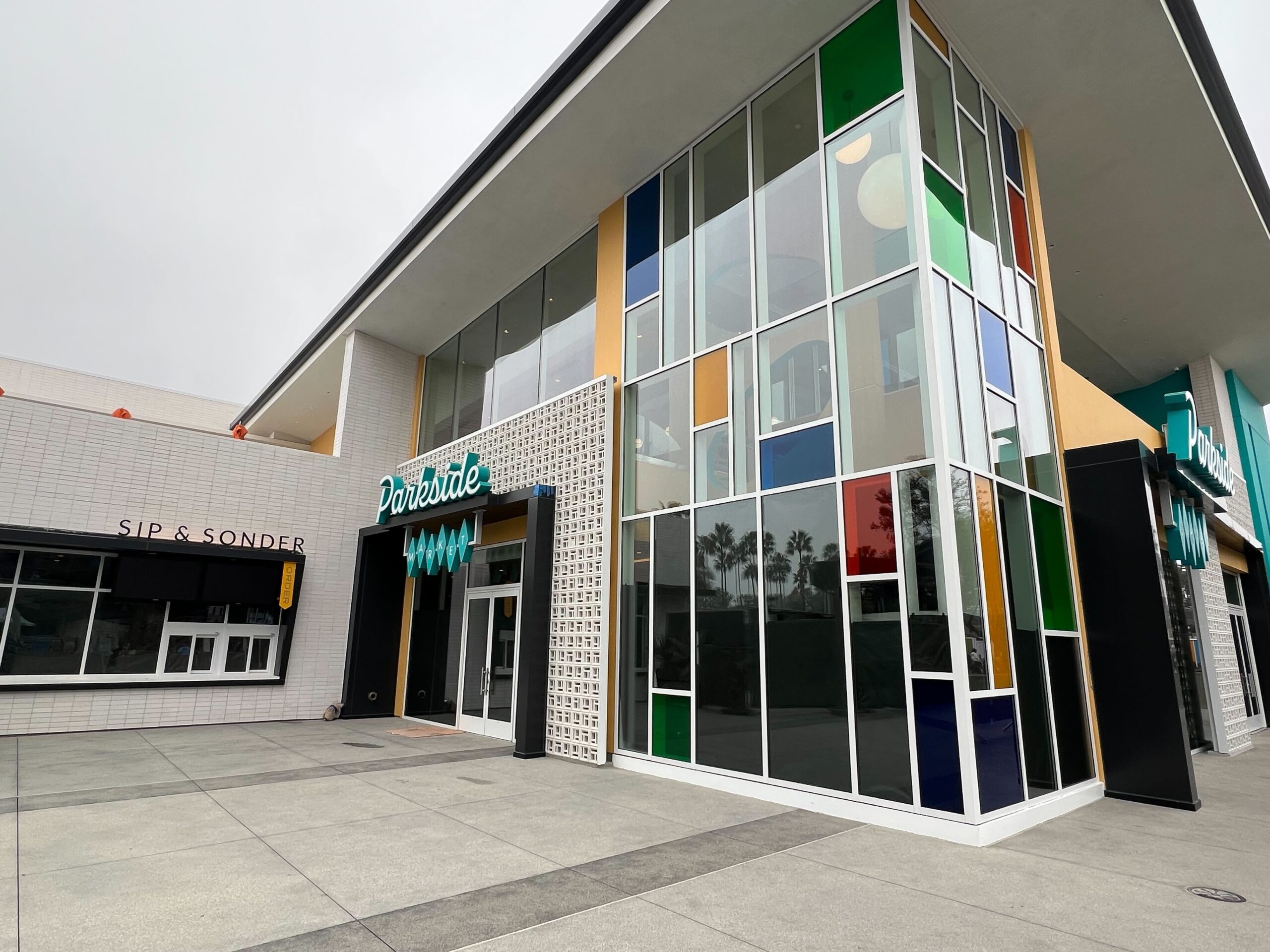 REVIEW: Dine With Us at the NEW Parkside Market in Downtown Disney! Post Image