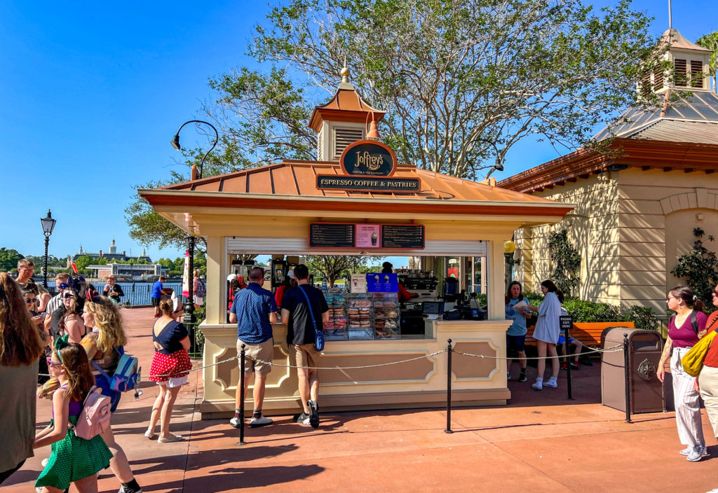 Fall in Love With Joffrey’s New Passholder-Exclusive Heart of Caffeination Cold Brew Post Image