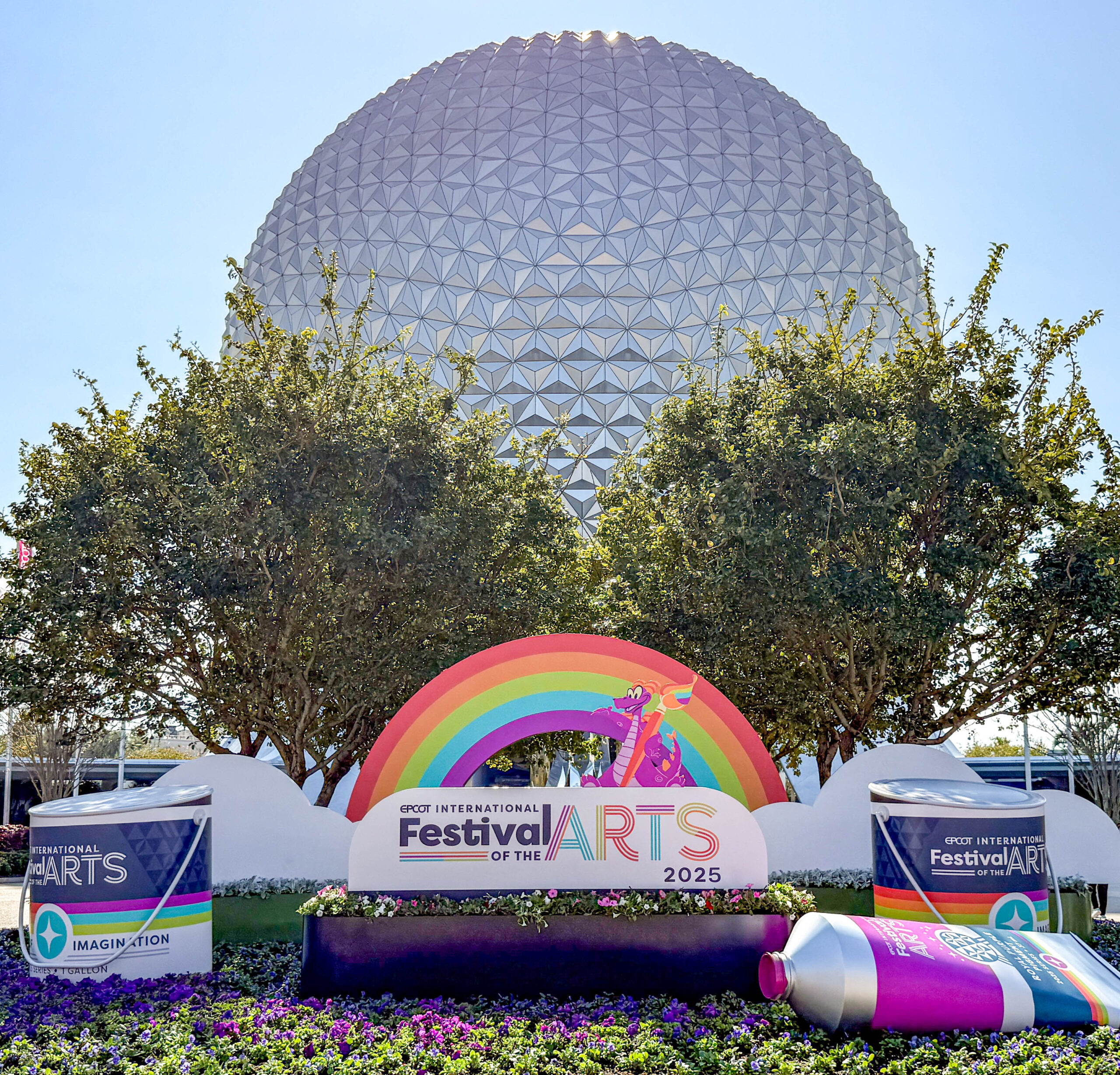 Dug &amp; Russell Are Together Again in Animal Kingdom for the First Time in 6 YEARS! Post Image