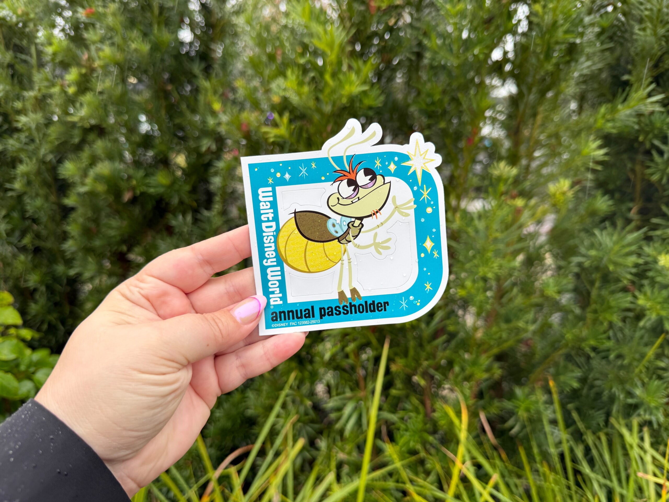 Disney World RESTOCKED the Popular Character Tote Bags! Post Image