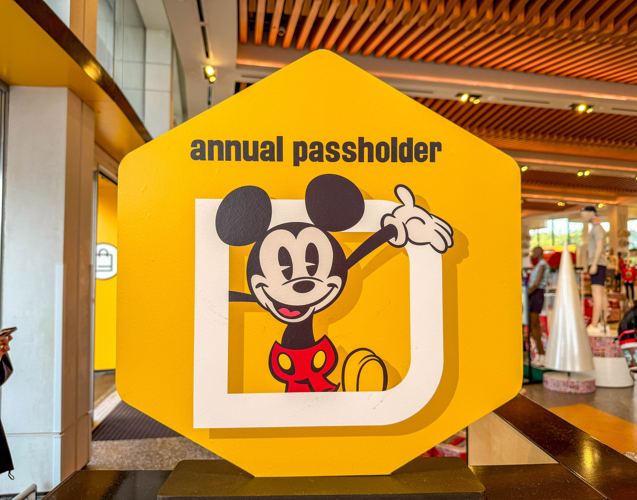 Disney World’s Ray Annual Passholder Magnet NO LONGER Available Post Image