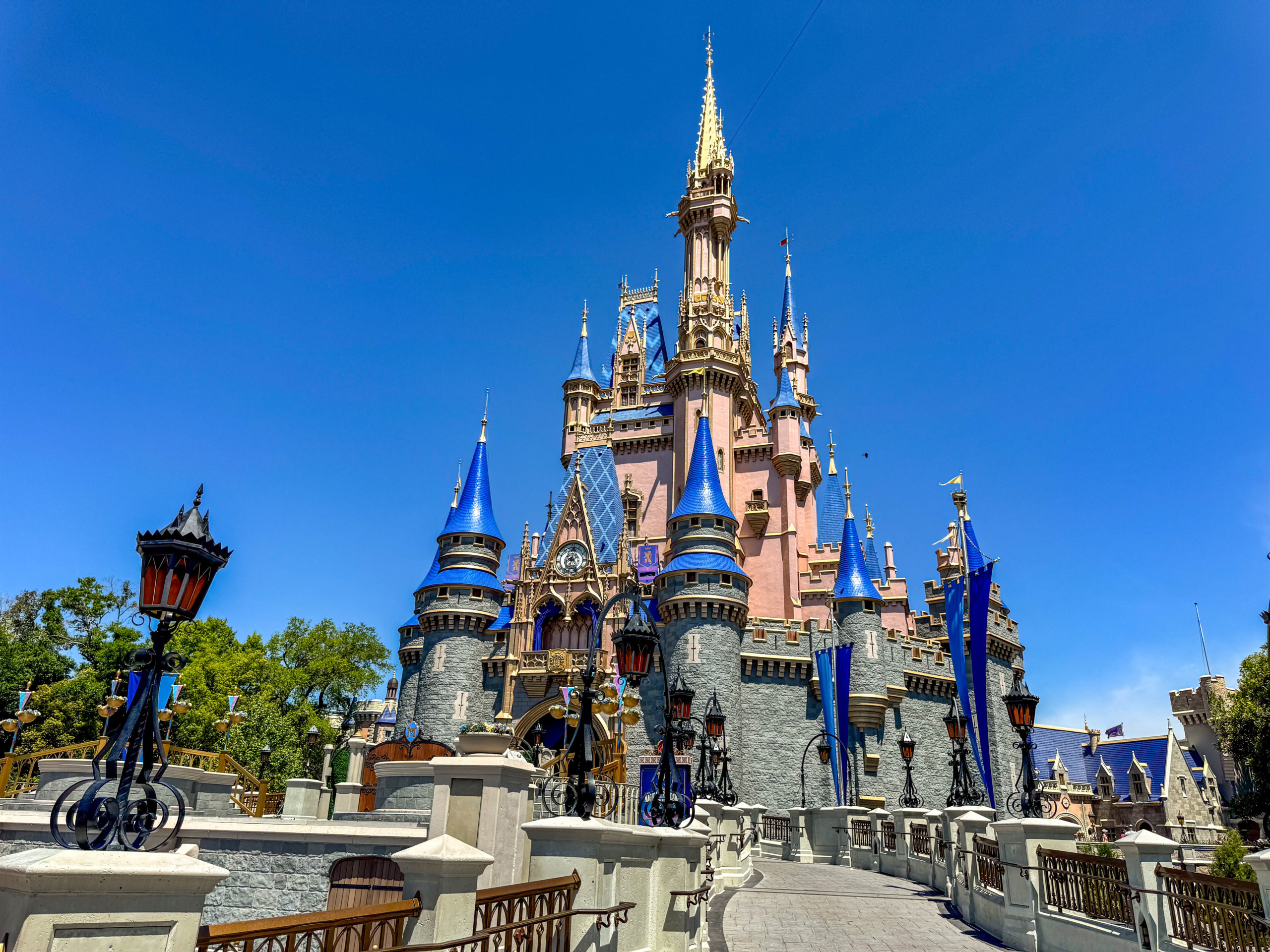 A Guide To All Things Cinderella At Walt Disney World Post Image