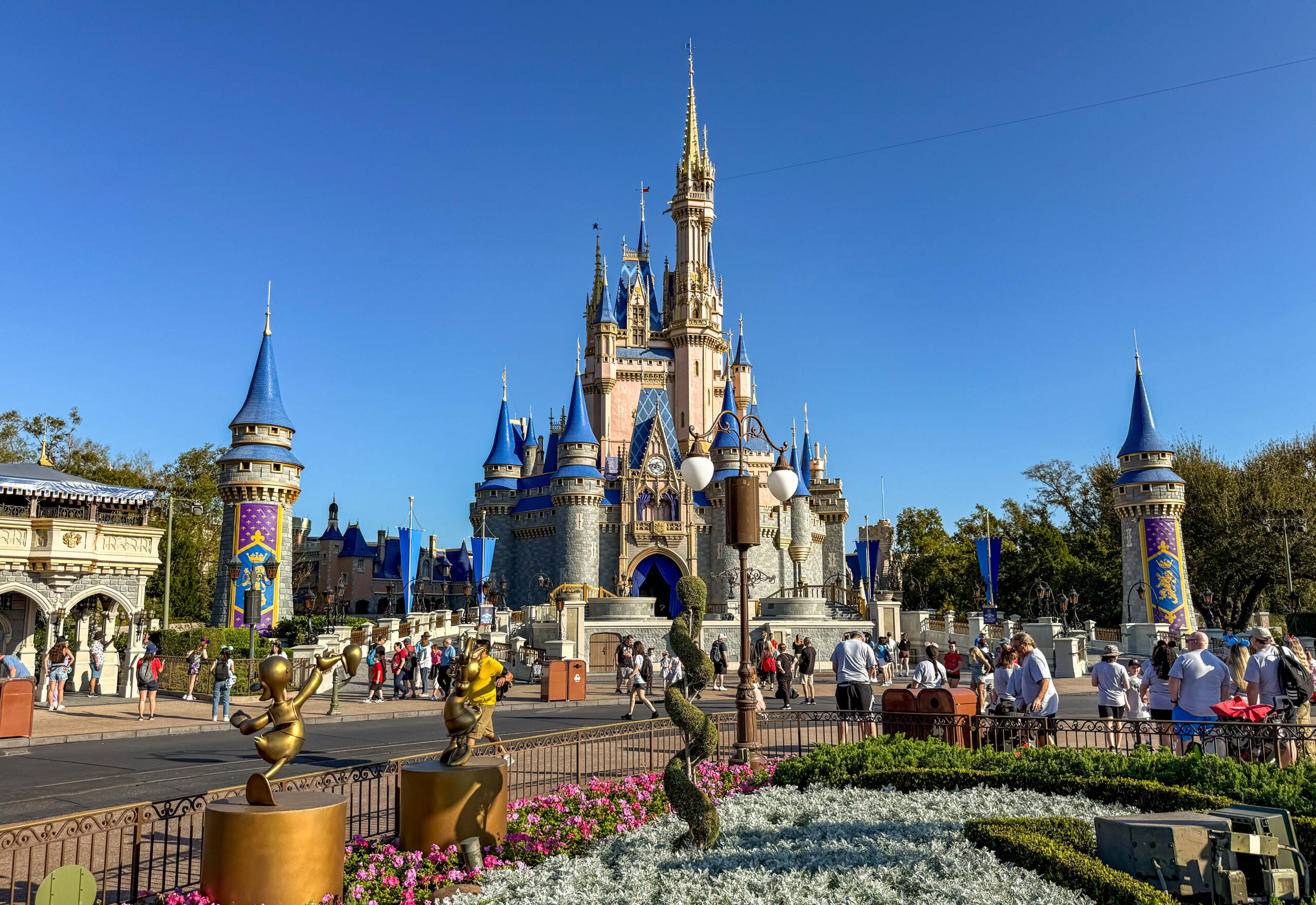 Fly, Eagles Fly! Check Out Disney World’s Super Bowl Parade! Post Image