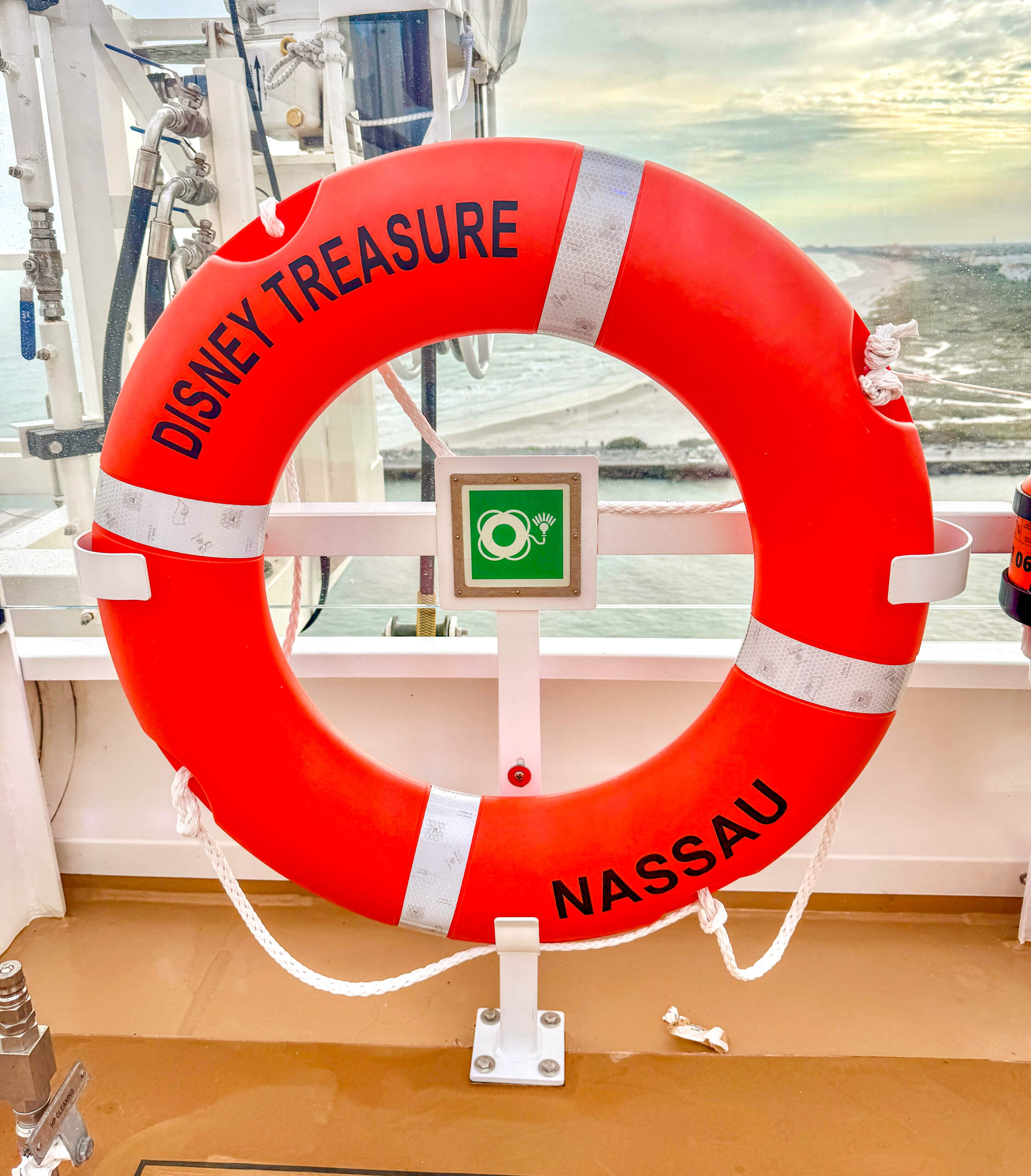 Here’s the FULL LIST of Places You Can Eat Onboard the Disney Treasure! Post Image