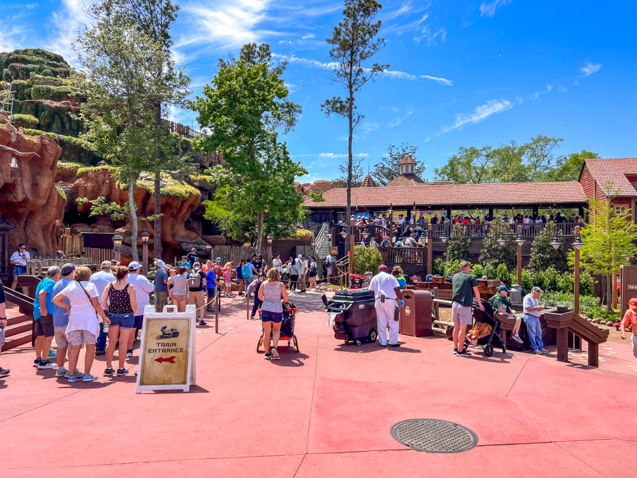 Magic Kingdom Announces  New Start Time For ‘Happily Ever After’ as Daylight Savings Looms Post Image