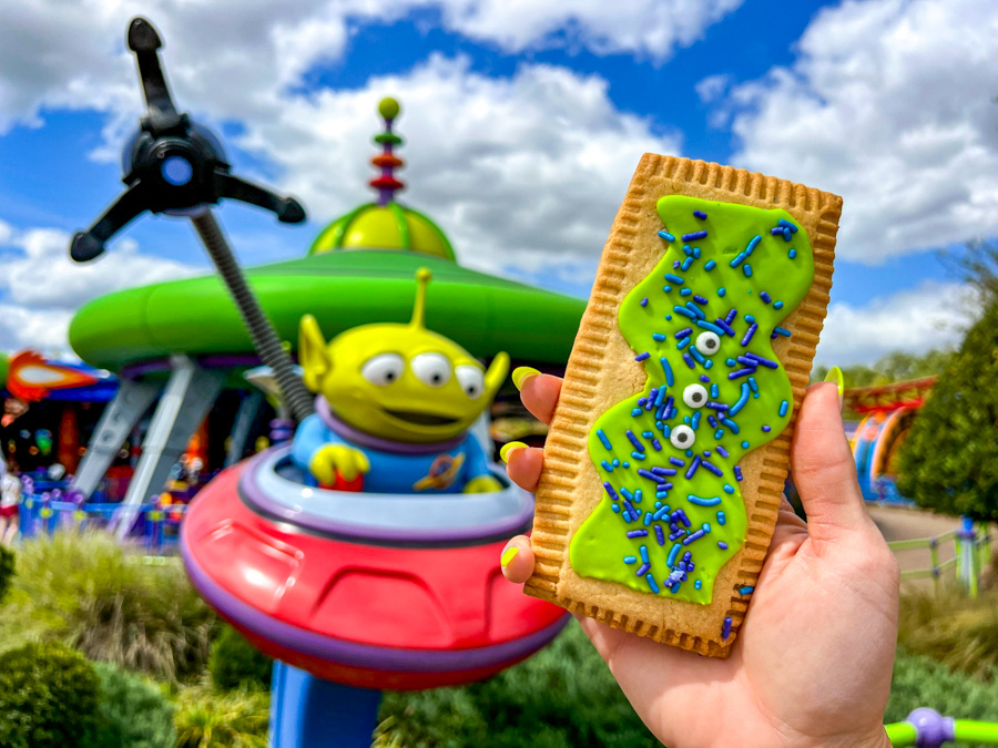 Joffrey’s Monkey Mocha Madness in Disney World Is a Fruity Surprise! Post Image