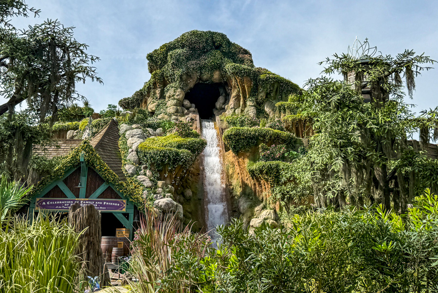 Come With Us to Meet WALL-E at Pixar Place Hotel! Post Image