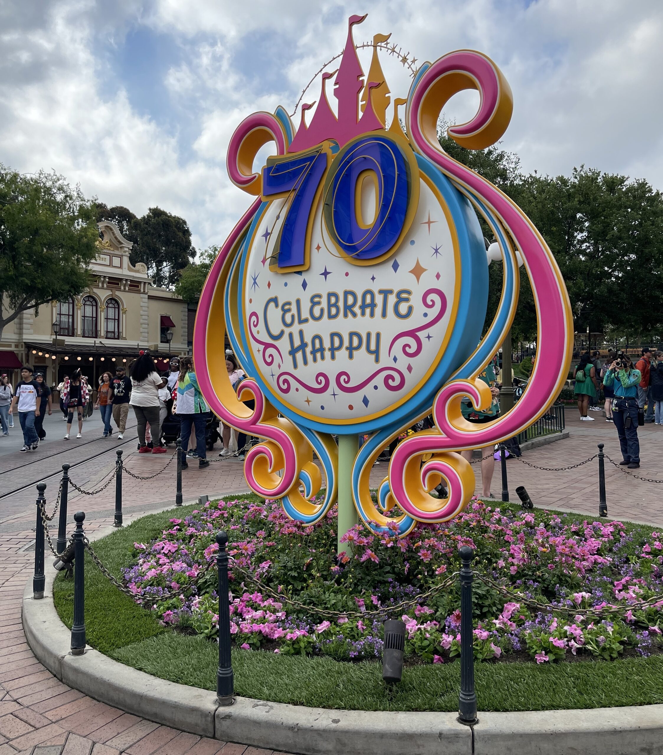 More Disneyland 70th Anniversary Decor Arrives at Magic Kingdom Post Image