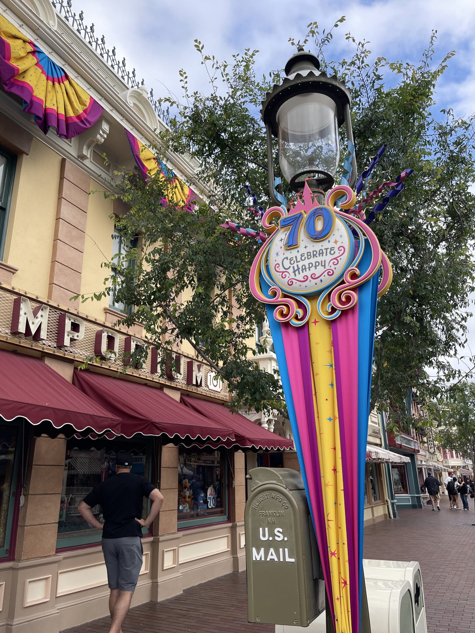 Disneyland’s Magic Key Holders Can Grab a 70th Anniversary Cooler Bag TOMORROW! Post Image