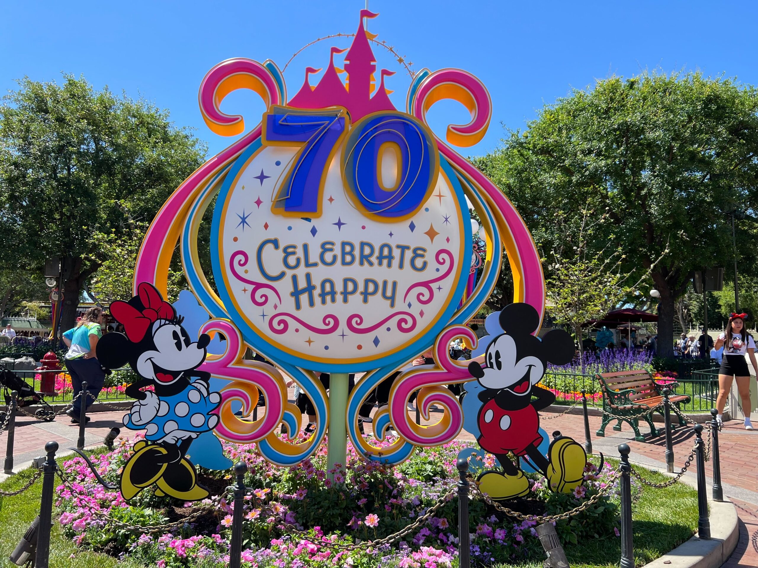 Disneyland’s “it’s a small world” Has Reopened With Its ‘Coco’ Additions! Post Image