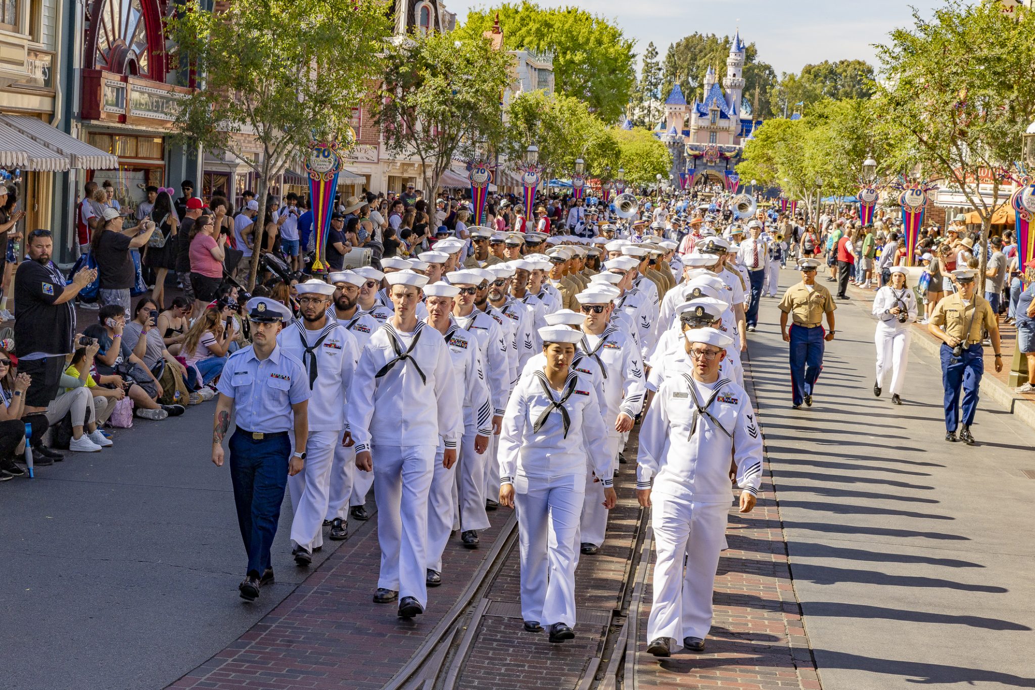 PHOTOS : Disneyland Honors Memorial Day With Fallen Soldier Tables Post Image
