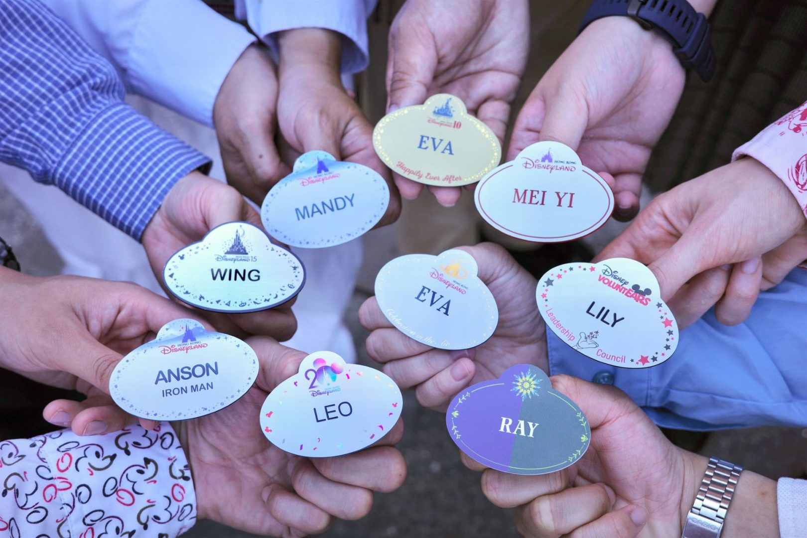 First Look: New Hong Kong Disneyland Name Tags Debut Post Image