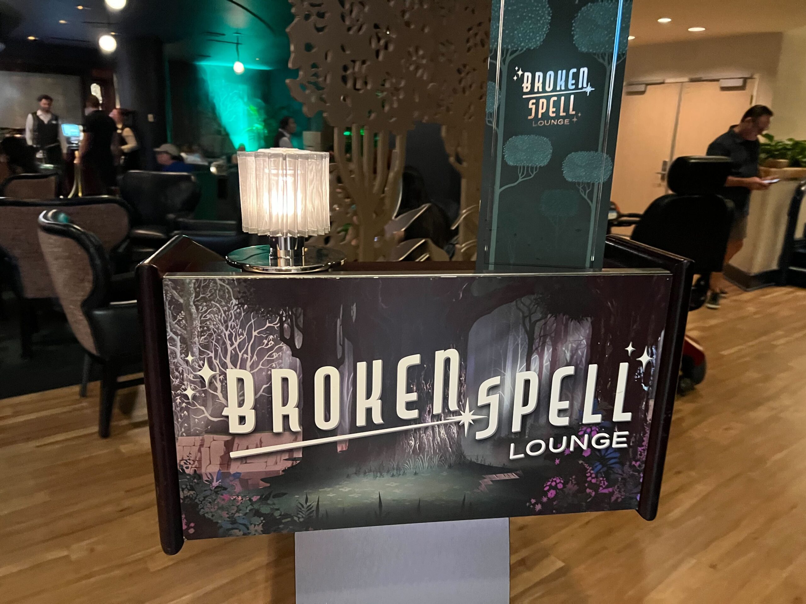 Let’s Try the NEW Benevolent Faerie From the Broken Spell Lounge in Disneyland Post Image